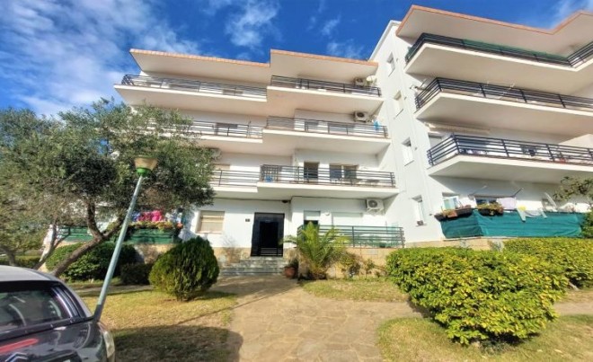 Revente · Appartement · Roses