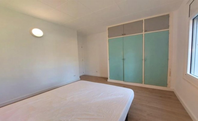 Revente · Appartement · Roses