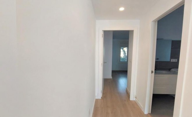 Revente · Appartement · Roses