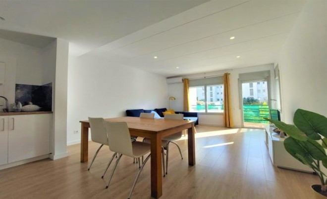 Revente · Appartement · Roses