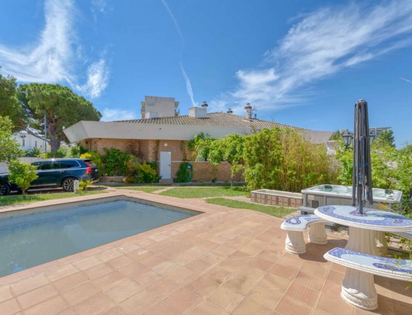 Sale · Bungalow / Townhouse / Detached / Terraced · Santa Margarita