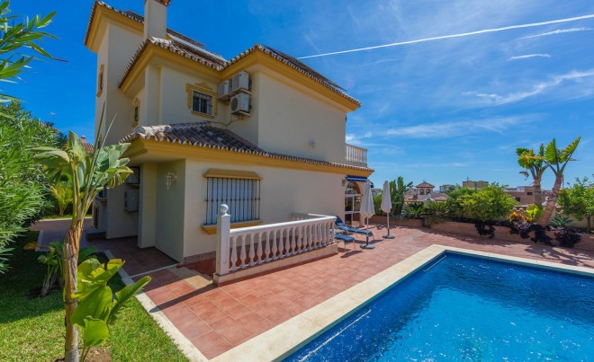 Venta · Villa / Chalet · Las Lagunas · Costa del Sol