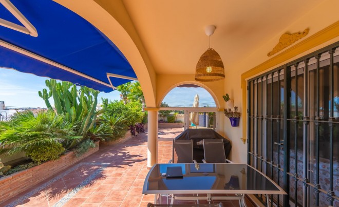 Venta · Villa / Chalet · Las Lagunas · Costa del Sol