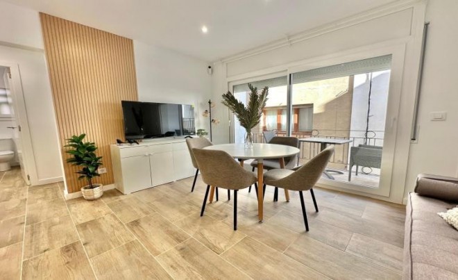 Sale · Apartment / Flat · Roses