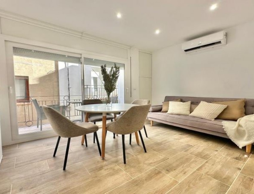 Sale · Apartment / Flat · Roses