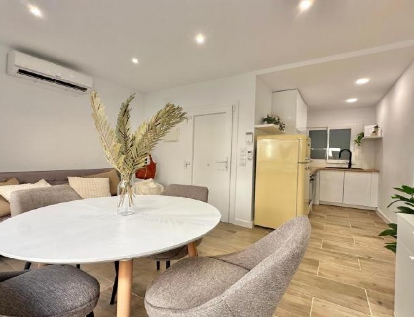 Sale · Apartment / Flat · Roses