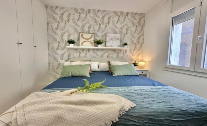 Sale · Apartment / Flat · Roses