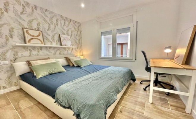 Sale · Apartment / Flat · Roses