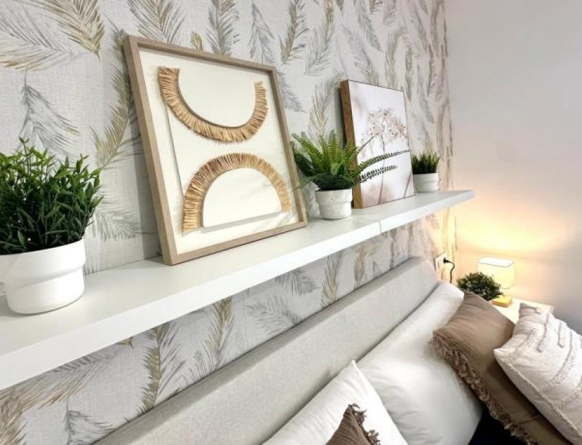 Sale · Apartment / Flat · Roses