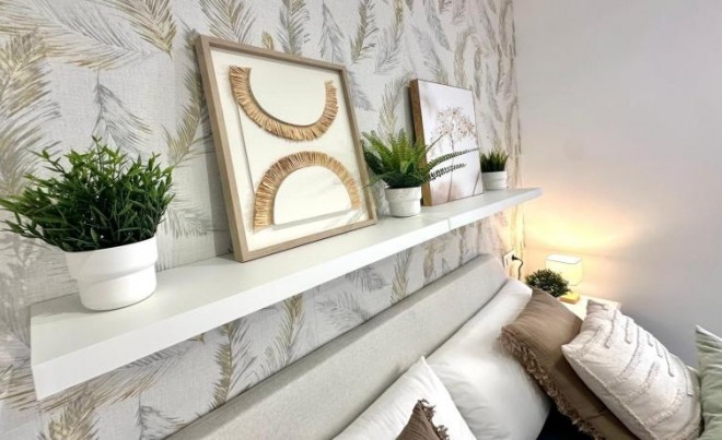 Sale · Apartment / Flat · Roses