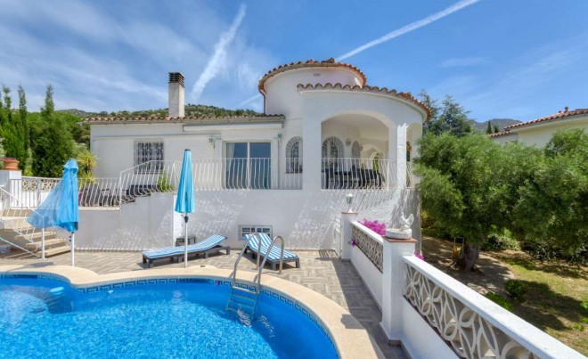 Venta · Villa / Chalet · Can Isaac