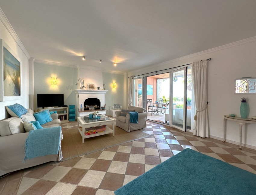 Sale · Apartment / Flat · Casares · Costa del Sol