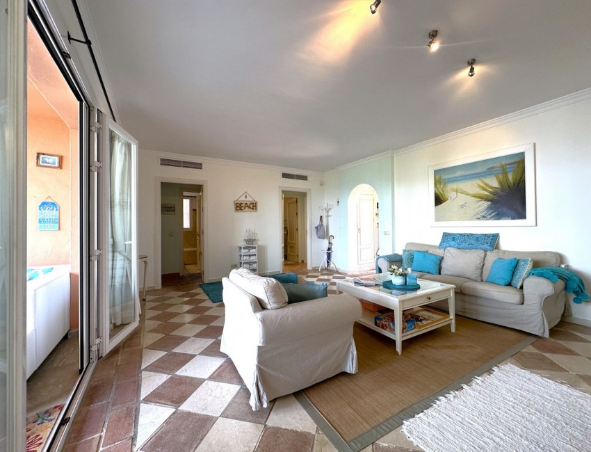 Sale · Apartment / Flat · Casares · Costa del Sol