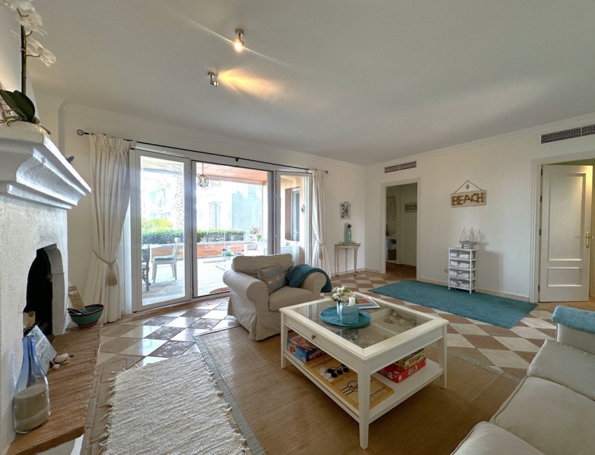 Sale · Apartment / Flat · Casares · Costa del Sol