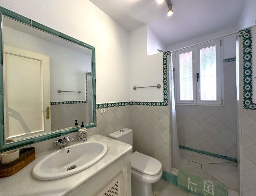 Sale · Apartment / Flat · Casares · Costa del Sol