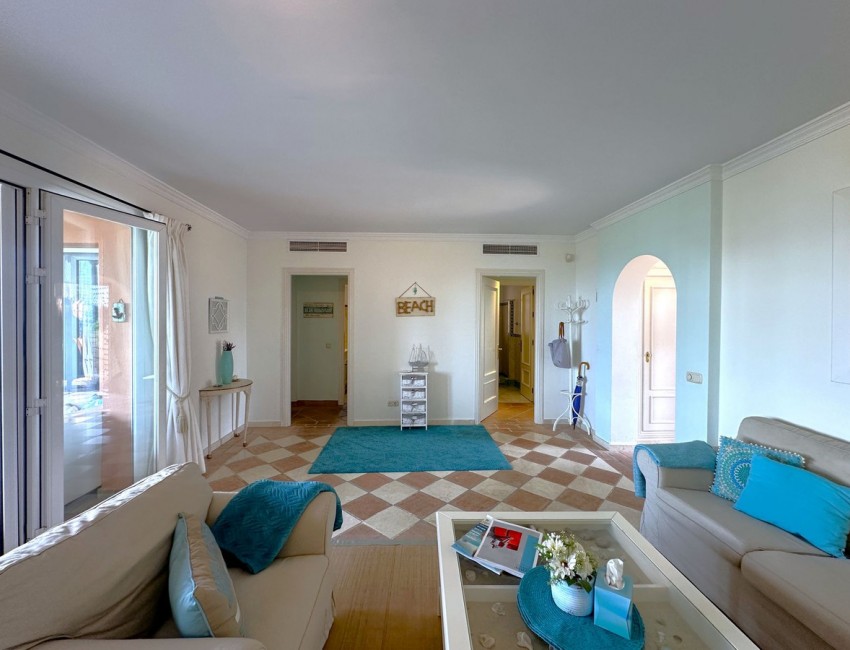 Sale · Apartment / Flat · Casares · Costa del Sol