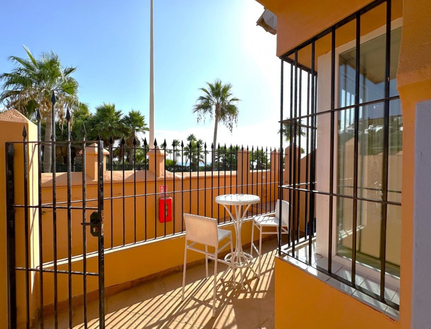 Sale · Apartment / Flat · Casares · Costa del Sol