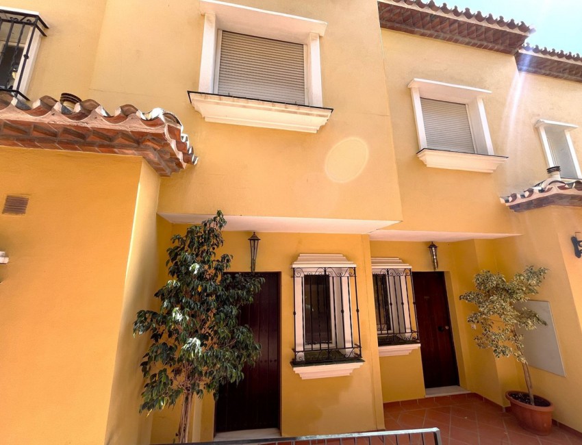 Sale · Bungalow / Townhouse / Detached / Terraced · Estepona · Costa del Sol