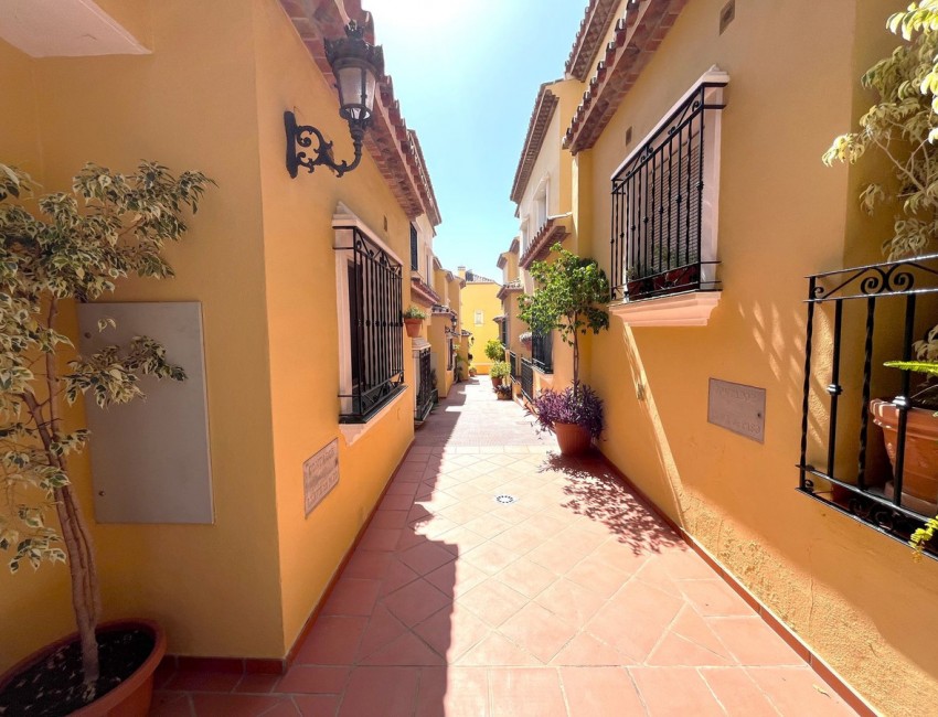 Sale · Bungalow / Townhouse / Detached / Terraced · Estepona · Costa del Sol