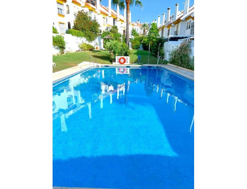 Sale · Bungalow / Townhouse / Detached / Terraced · Estepona · Costa del Sol