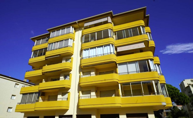 Sale · Apartment / Flat · Salatar