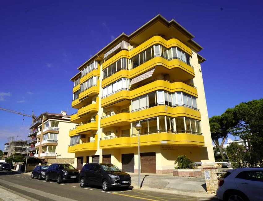 Sale · Apartment / Flat · Salatar