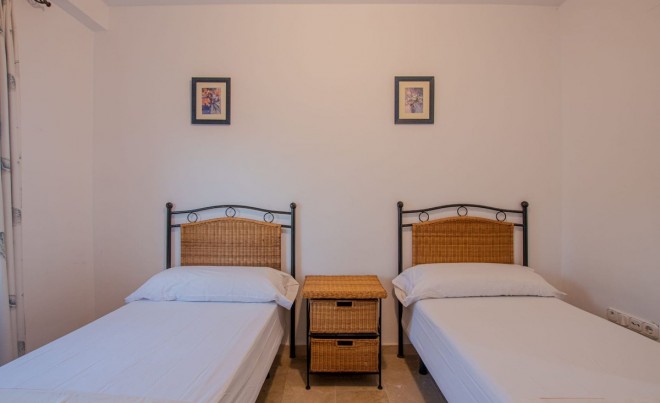 Venta · Apartamento / Piso · Casares · Costa del Sol