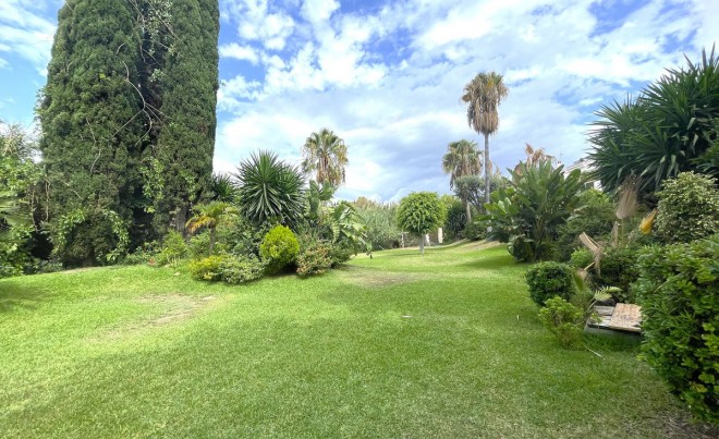 Sale · Bungalow / Townhouse / Detached / Terraced · Estepona · Costa del Sol