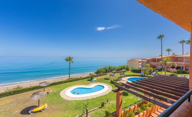 Sale · Bungalow / Townhouse / Detached / Terraced · La Duquesa · Costa del Sol