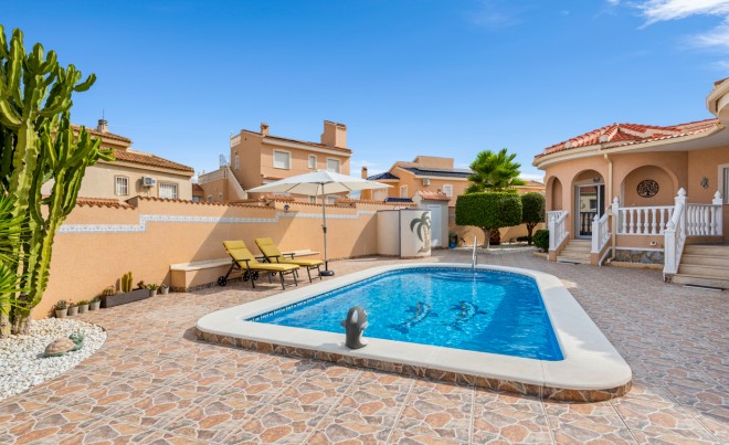 Venta · Villa / Chalet · Ciudad Quesada · Rojales