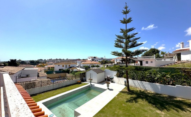 Venta · Villa / Chalet · Torreguadiaro · Costa del Sol