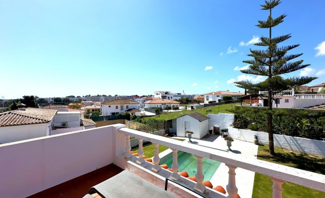 Venta · Villa / Chalet · Torreguadiaro · Costa del Sol