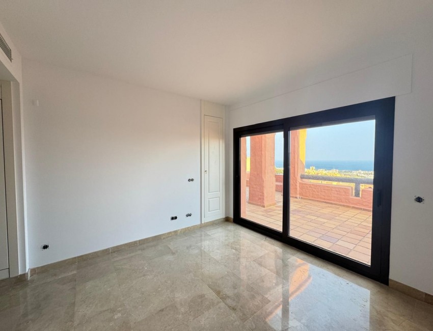 Sale · Apartment / Flat · La Duquesa · Costa del Sol