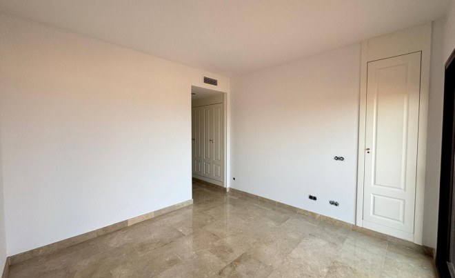 Venta · Apartamento / Piso · La Duquesa · Costa del Sol