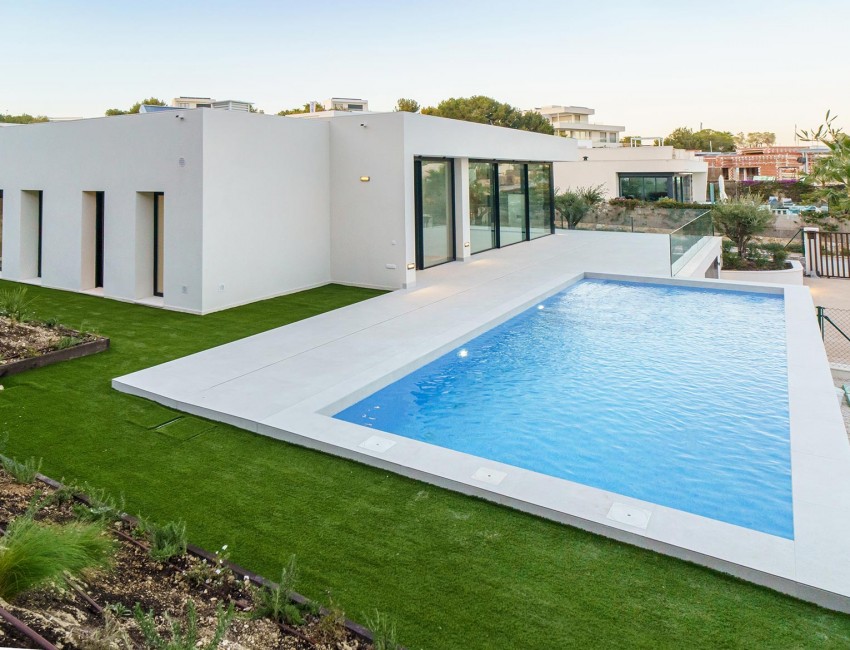 Nueva construcción  · Villa / Chalet · San Miguel de Salinas · Las Colinas Golf