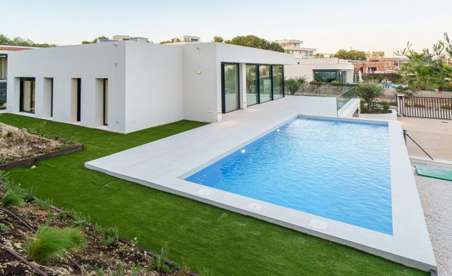 Nueva construcción  · Villa / Chalet · San Miguel de Salinas · Las Colinas Golf