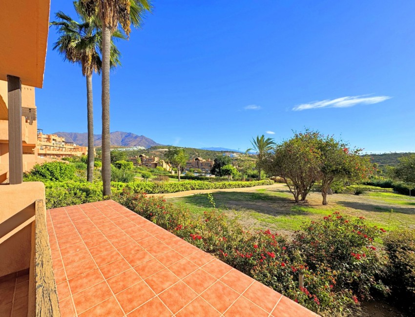 Sale · Apartment / Flat · Casares · Costa del Sol