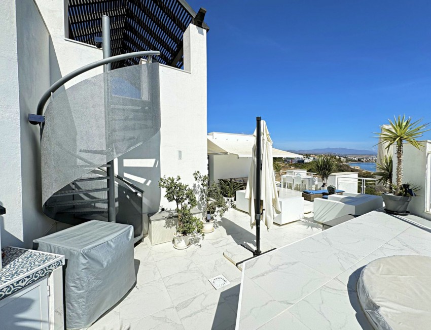 Sale · Apartment / Flat · Casares · Costa del Sol