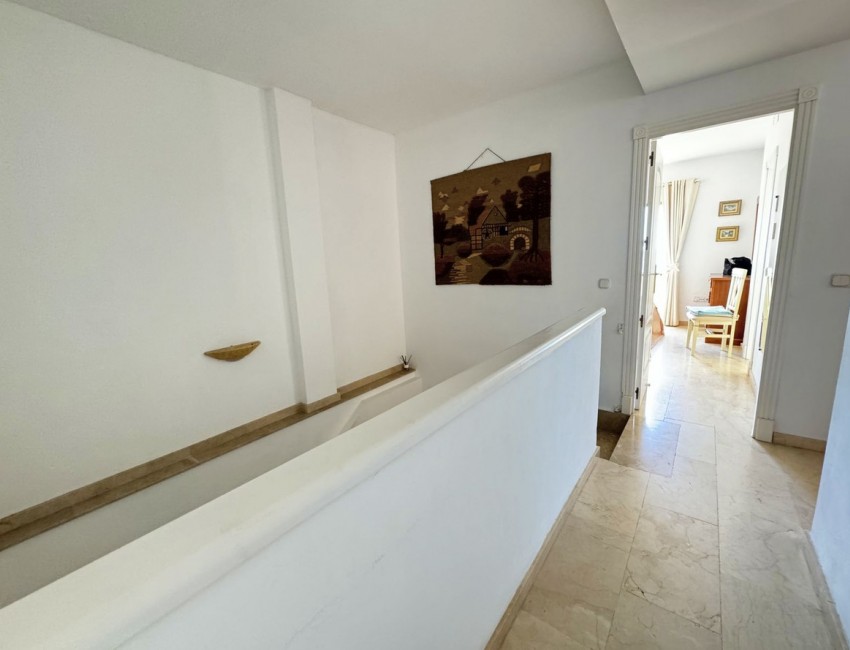 Sale · Apartment / Flat · Casares · Costa del Sol