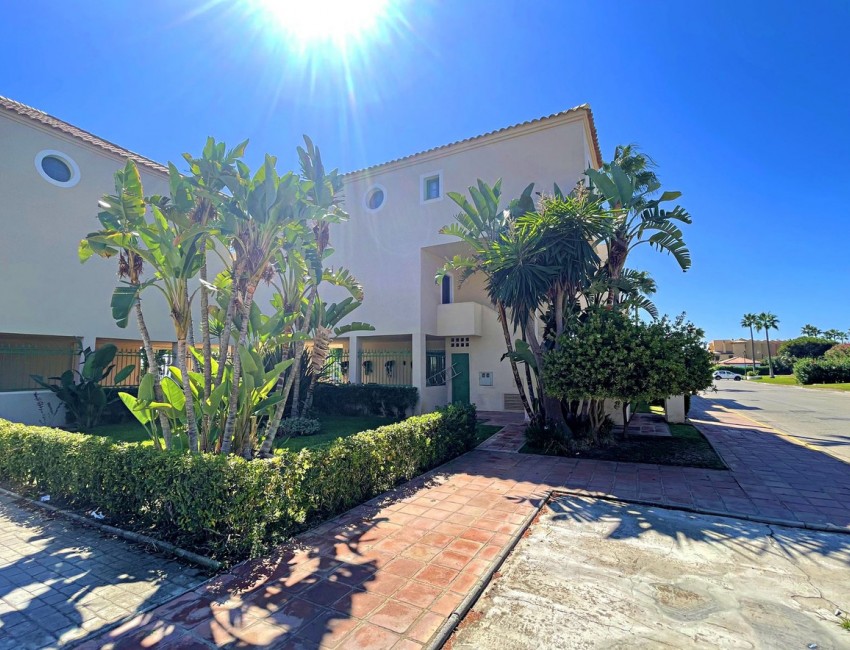 Sale · Apartment / Flat · Casares · Costa del Sol