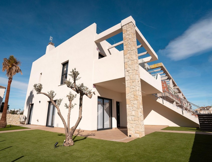 Nueva construcción  · Bungalow / Adosado / Semiadosado · Orihuela Costa · Punta Prima