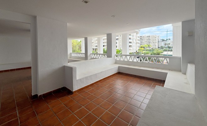 Revente · Appartement · Nueva Andalucía · Costa del Sol