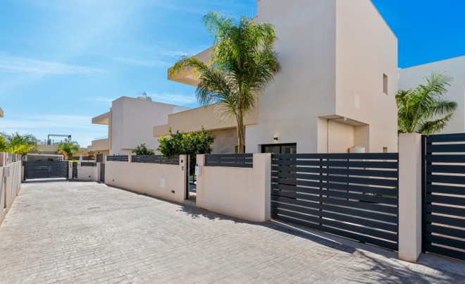 Venta · Villa / Chalet · Los Montesinos