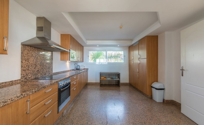 Sale · Apartment / Flat · Estepona · Costa del Sol