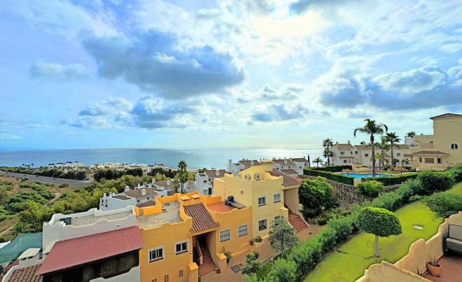 Sale · Apartment / Flat · Casares · Costa del Sol