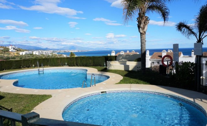 Sale · Apartment / Flat · Casares · Costa del Sol