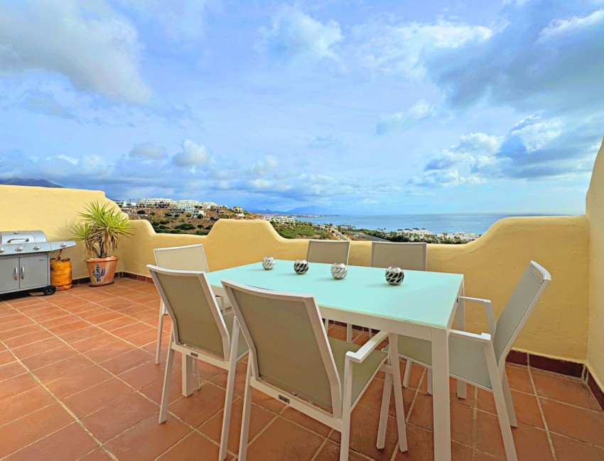 Sale · Apartment / Flat · Casares · Costa del Sol