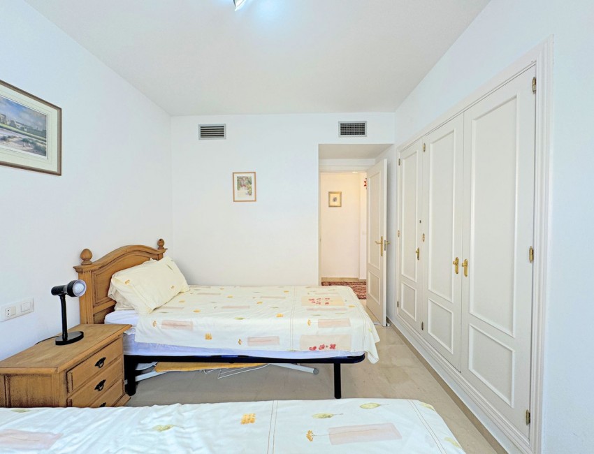 Sale · Apartment / Flat · Casares · Costa del Sol