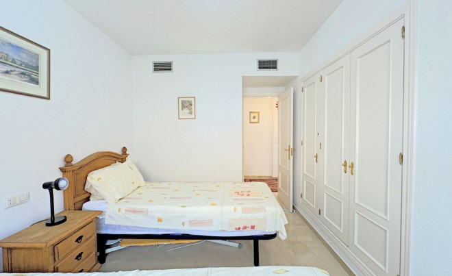 Sale · Apartment / Flat · Casares · Costa del Sol