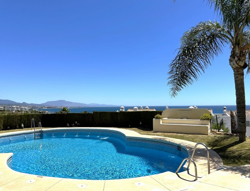 Sale · Apartment / Flat · Casares · Costa del Sol